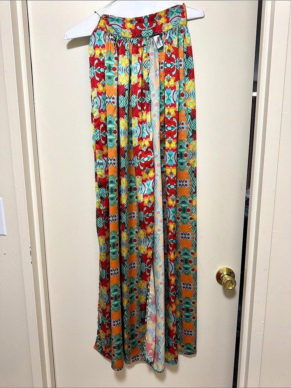 Savannah Jane Floral skirt in Blue & Red Size Large